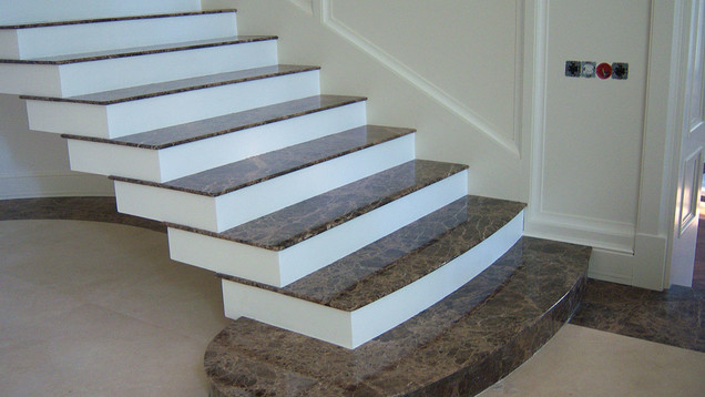 Каменные ступени для лестницы из мрамора Имперадор Дарк