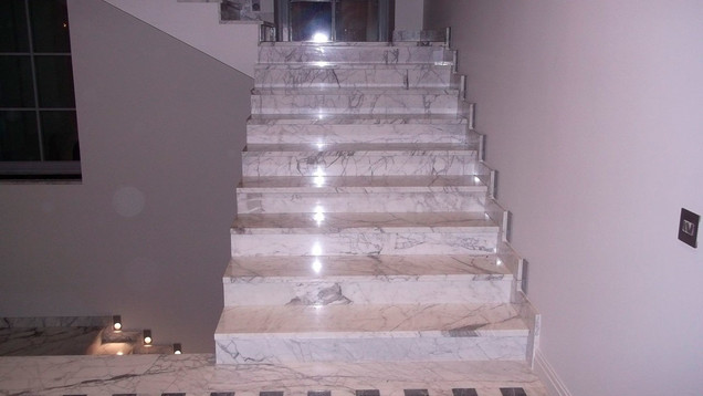 Ступени для лестницы из мрамора Статуаретто